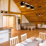 Casa de Férias Luxusní Srub Až 24 Lůžek - Sruby-lipno Frymburk