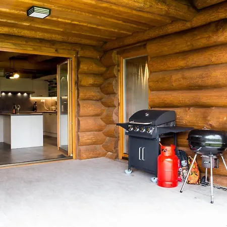 Luxusní Srub Až 24 Lůžek - Sruby-lipno * Frymburk