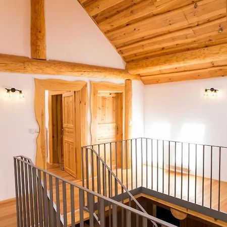 Luxusní Srub Až 24 Lůžek - Sruby-lipno